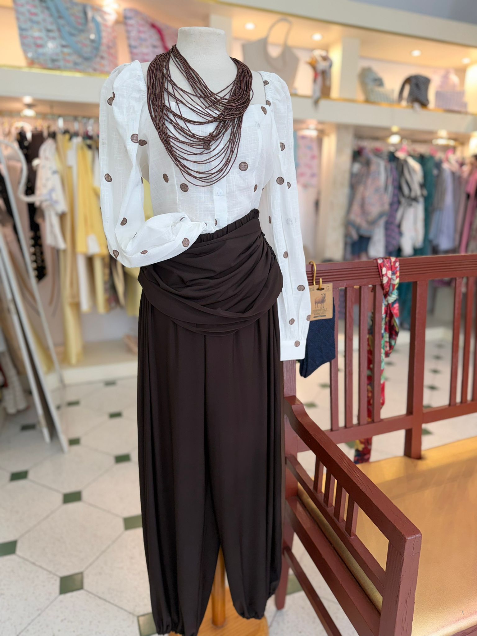 Camisa lunares con detalle de conste bajo manga farol - Imagen 4