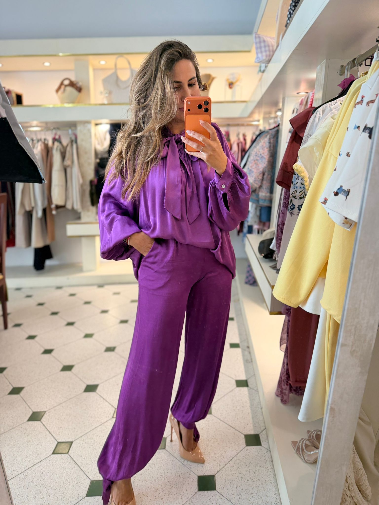 Conjunto vaina con detalle de pantalón bombacho y lazo