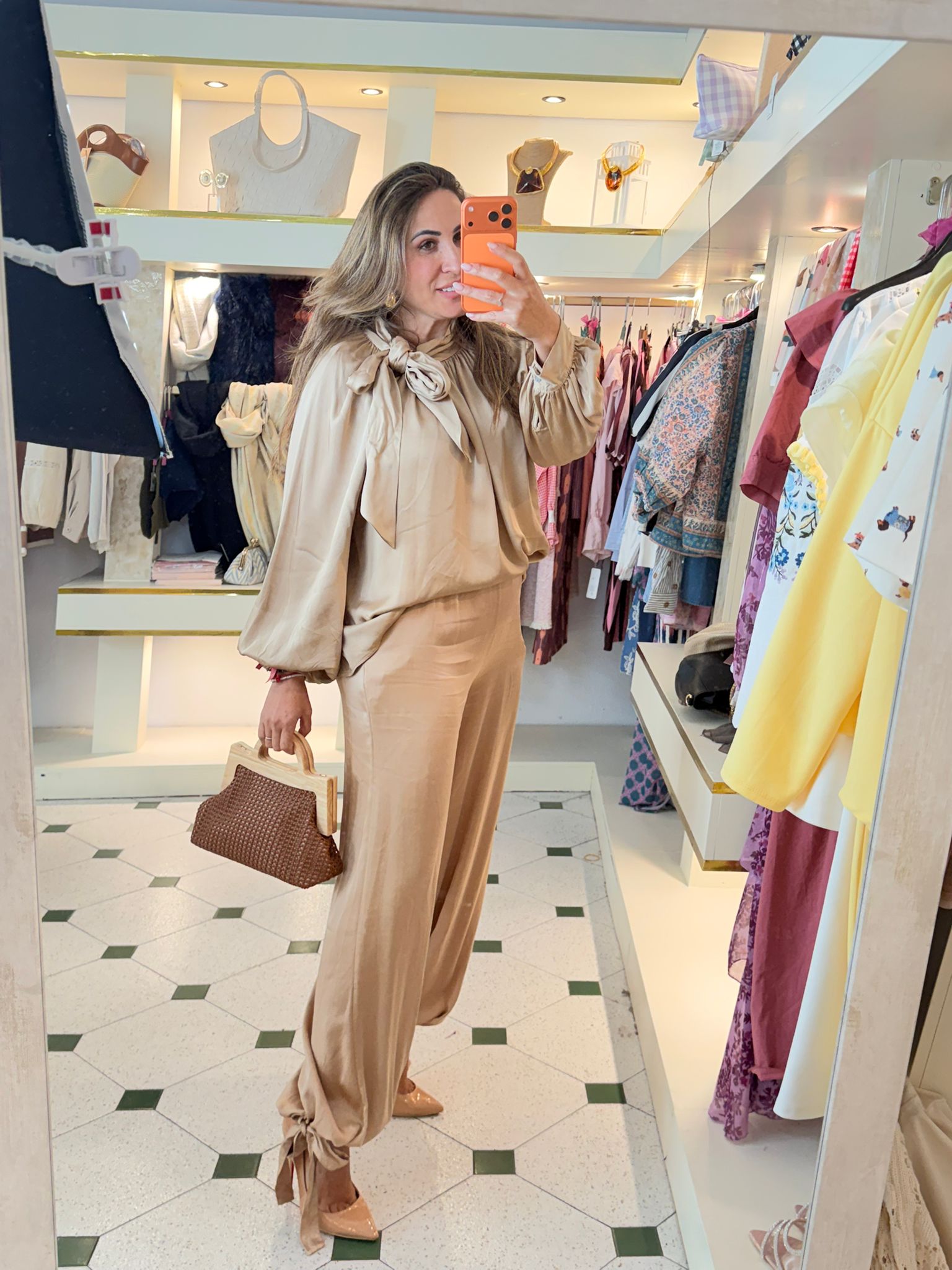 Conjunto vaina con detalle de pantalón bombacho y lazo - Imagen 3